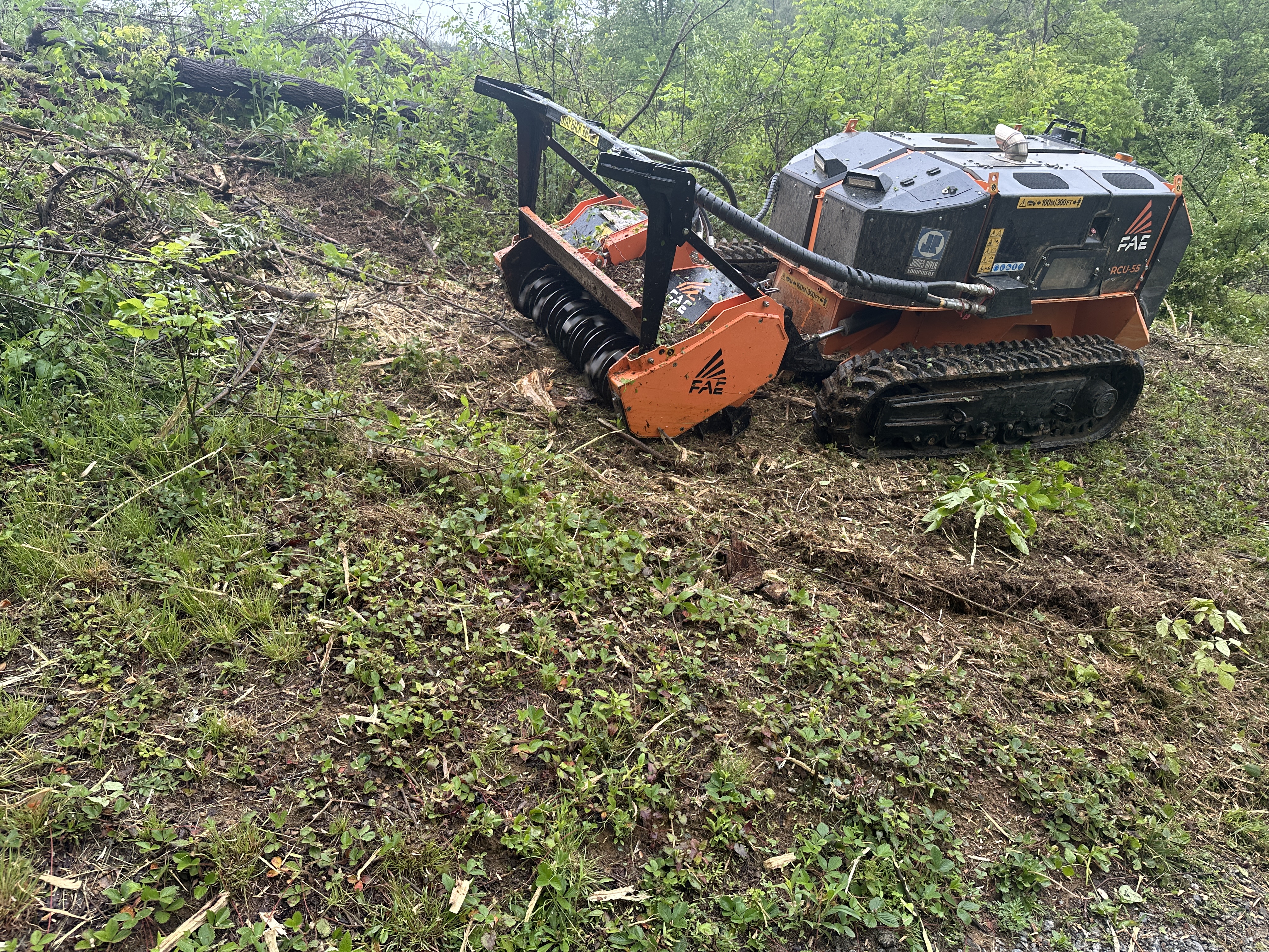 FAE RCU-55 clearing steep hillside slope